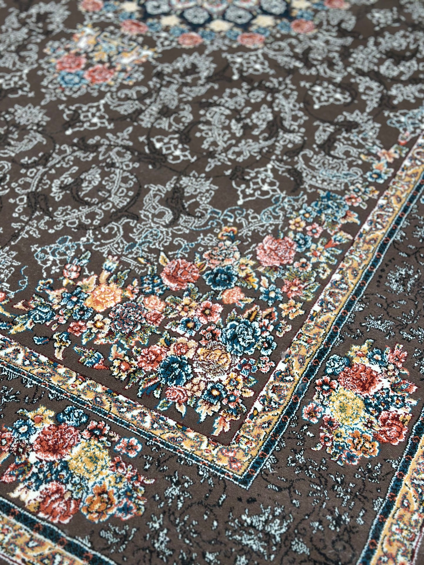 *Classic Floral Persian Carpet